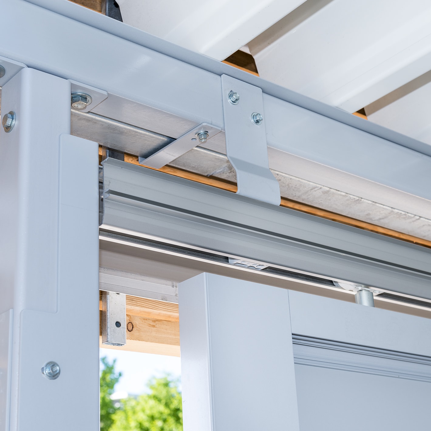 kaueferle_web_enclosures_sliding_door-min